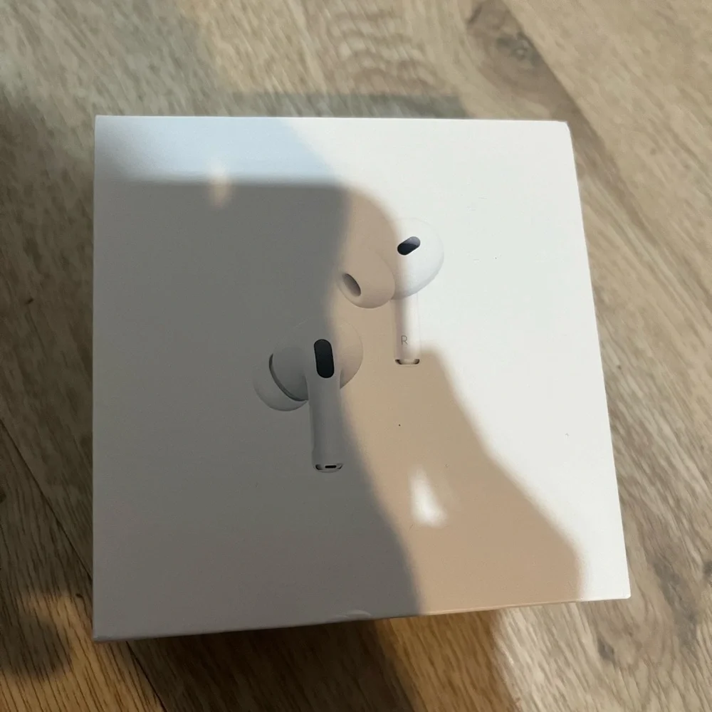 Wireless Earbuds with Charging Case - White